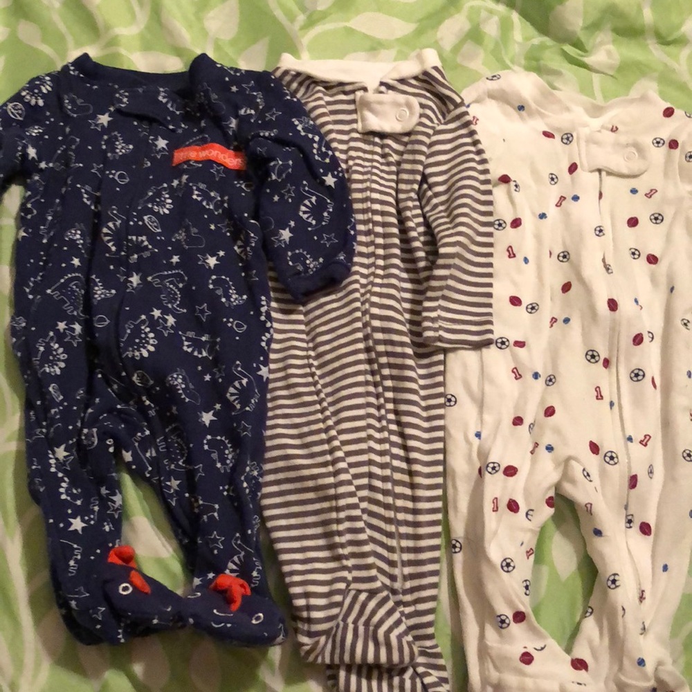 3 little wonder newborn sleepers..